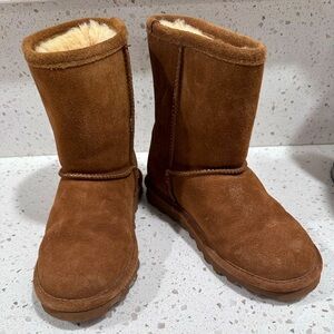 Bear paw Girl size 2 brown furry winter boots